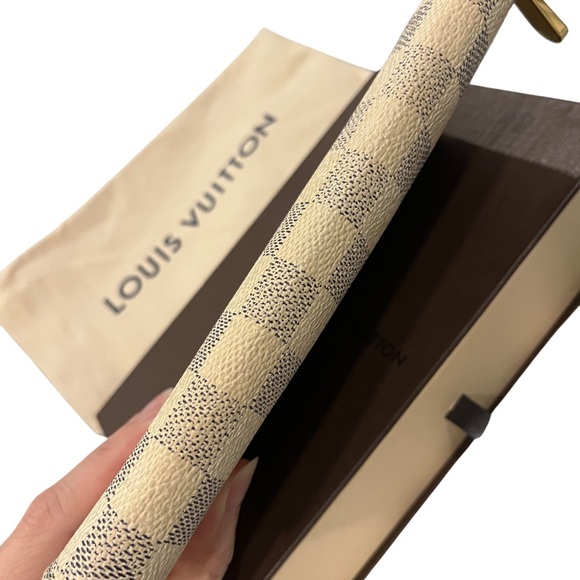 Louis Vuitton Damier Azur Wallet - Picture 2 of 8
